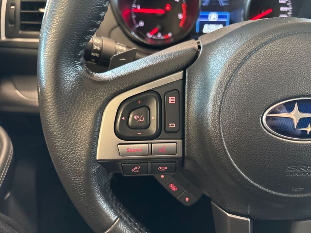 Subaru Outback 2016 Punainen