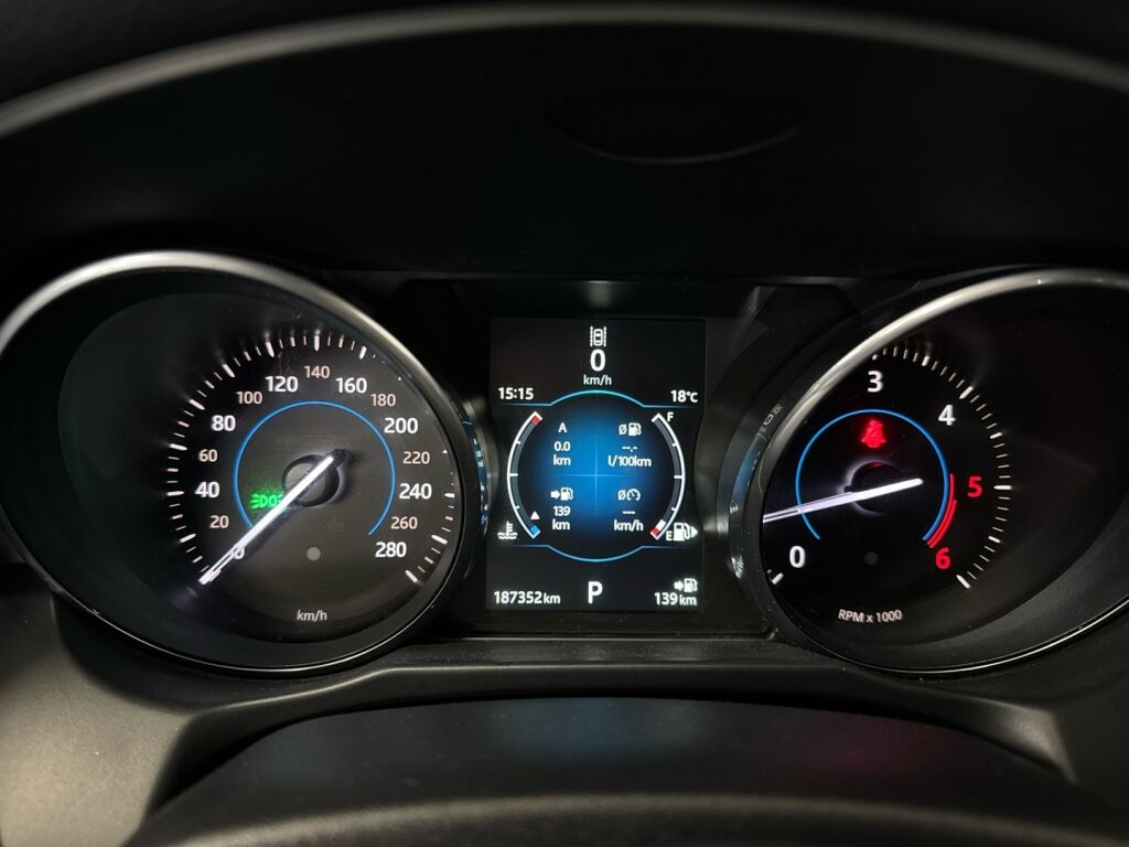 Jaguar XF 2016 Punainen