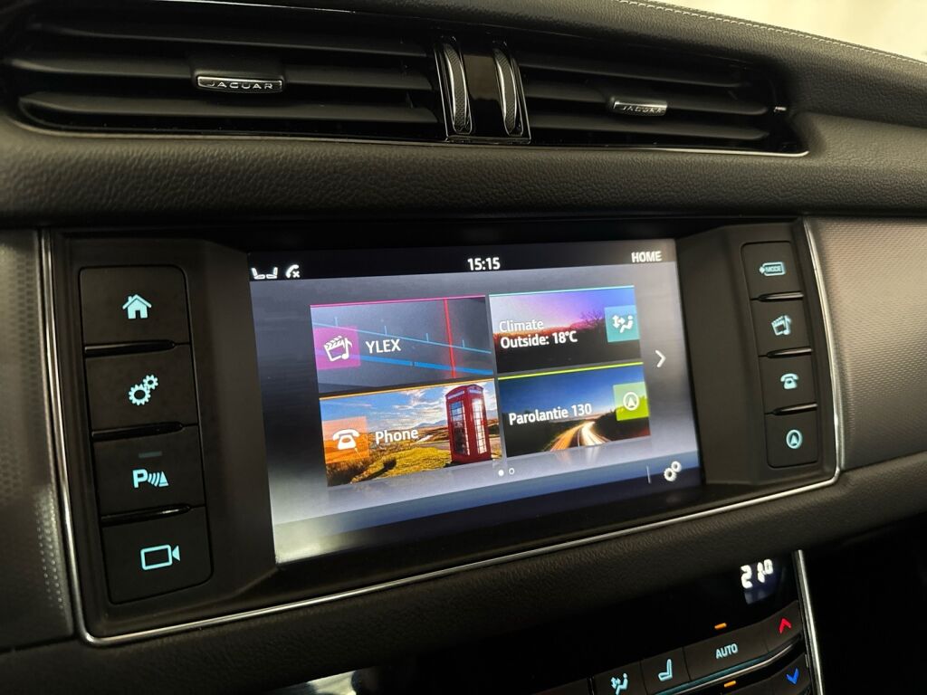 Jaguar XF 2016 Punainen