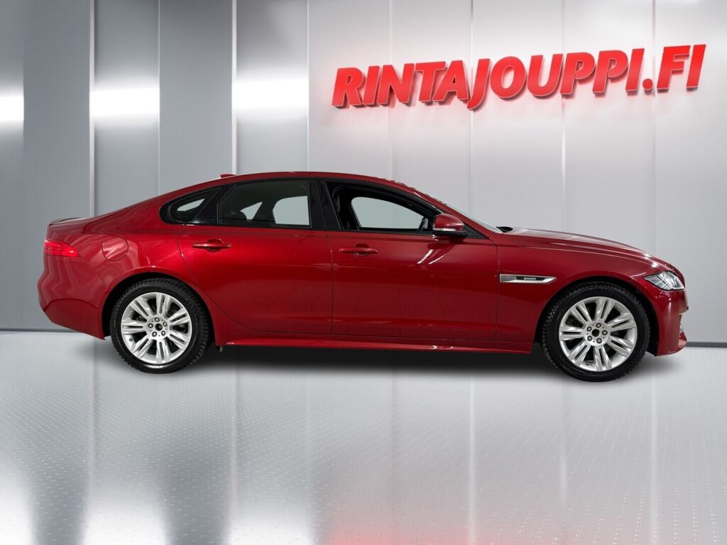 Jaguar XF 2016 Punainen