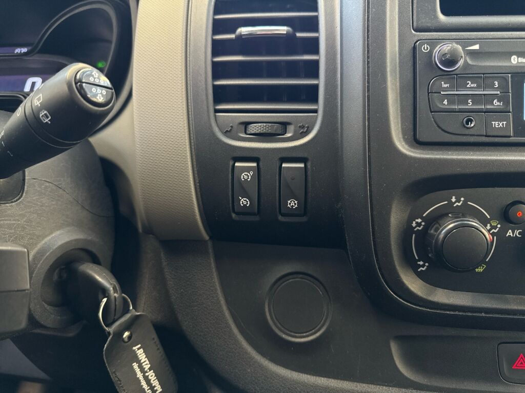 Renault Trafic 2016 Valkoinen