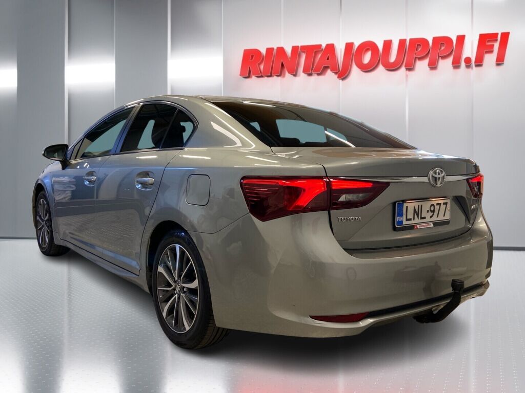 Toyota Avensis 2016 Harmaa