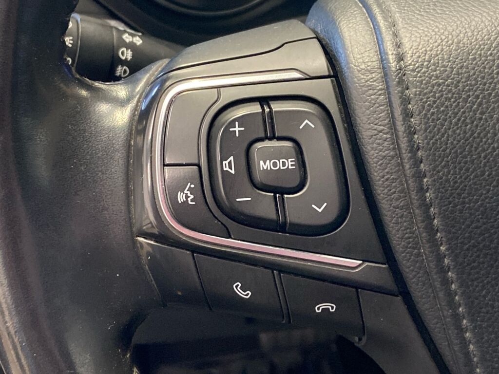 Toyota Avensis 2016 Harmaa