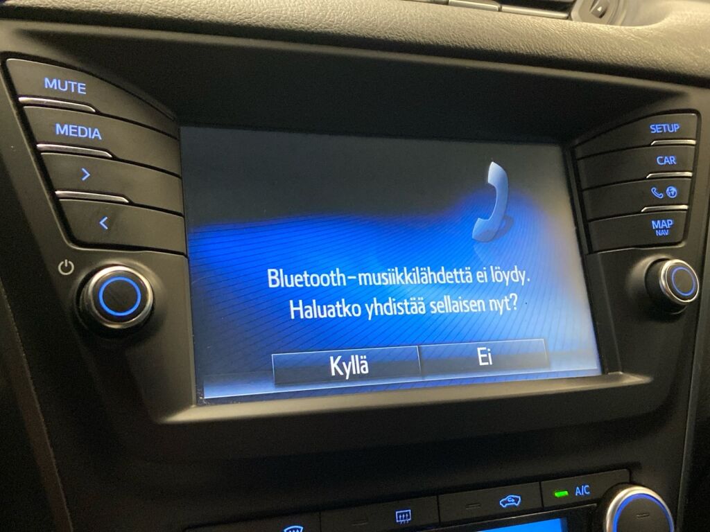 Toyota Avensis 2016 Harmaa