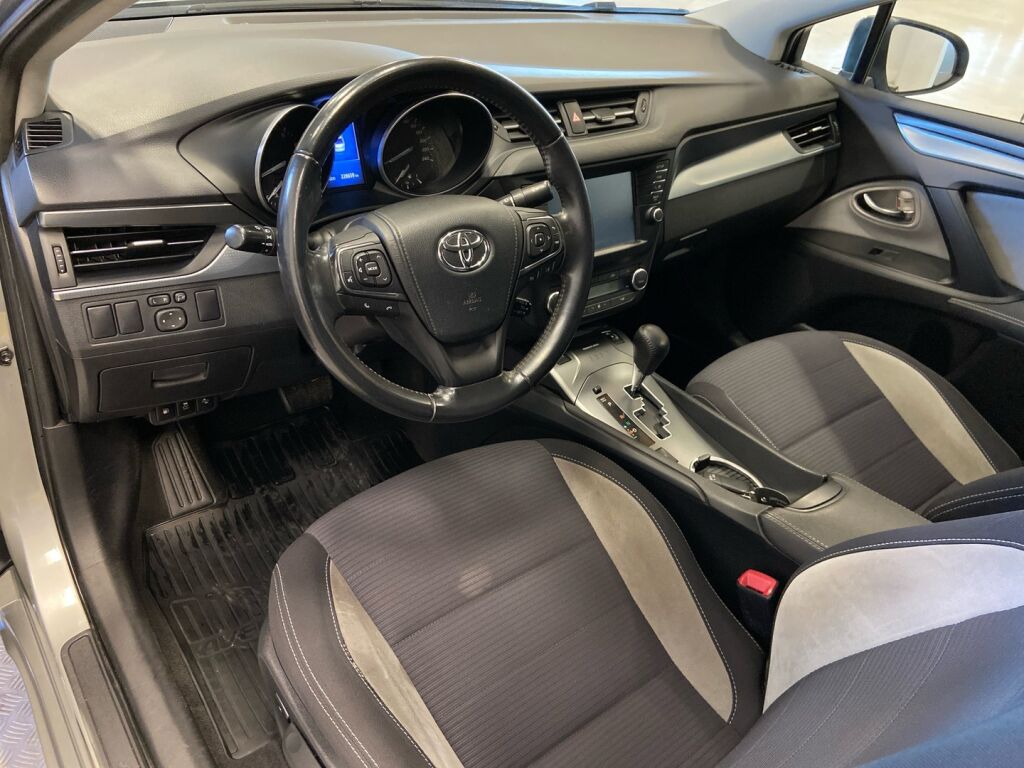 Toyota Avensis 2016 Harmaa