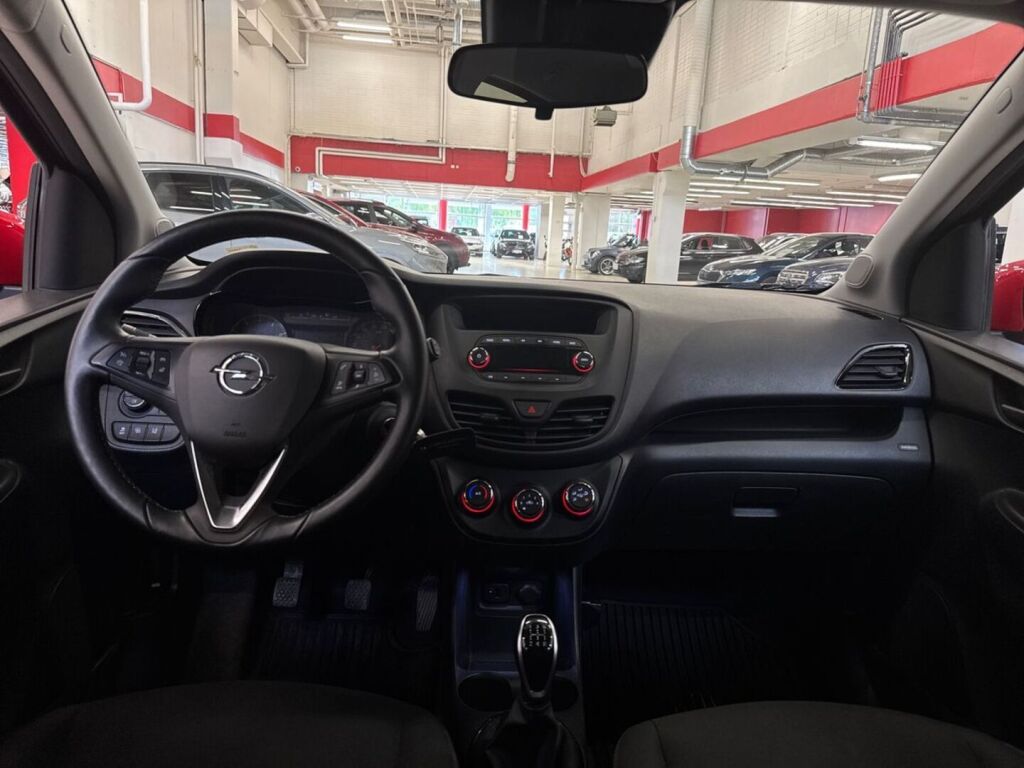 Opel Karl 2017 Punainen