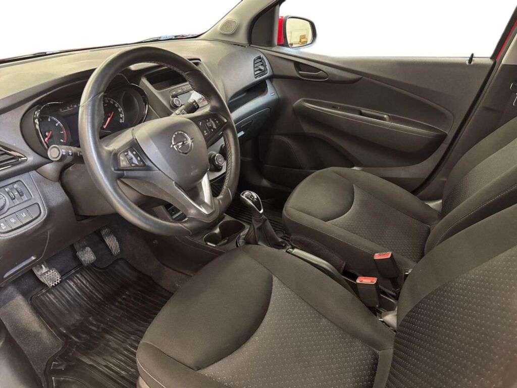 Opel Karl 2017 Punainen
