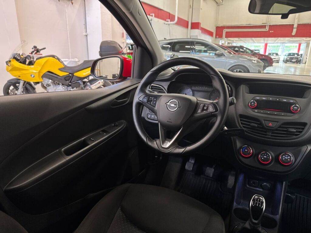 Opel Karl 2017 Punainen