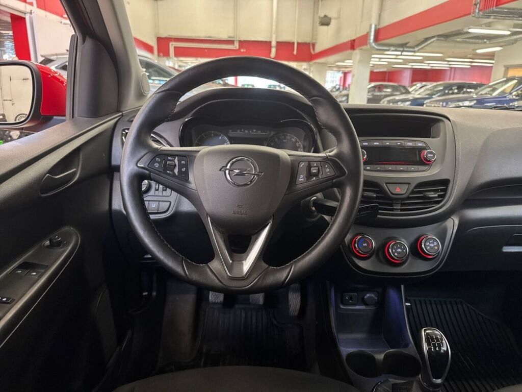 Opel Karl 2017 Punainen