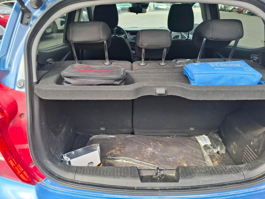 Opel Karl 2016 Sininen