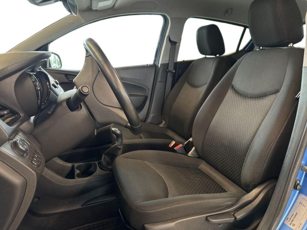 Opel Karl 2016 Sininen