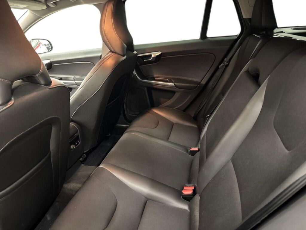 Volvo V60 2016 Harmaa