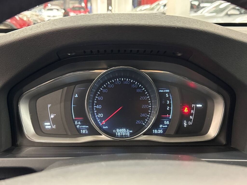 Volvo V60 2016 Harmaa