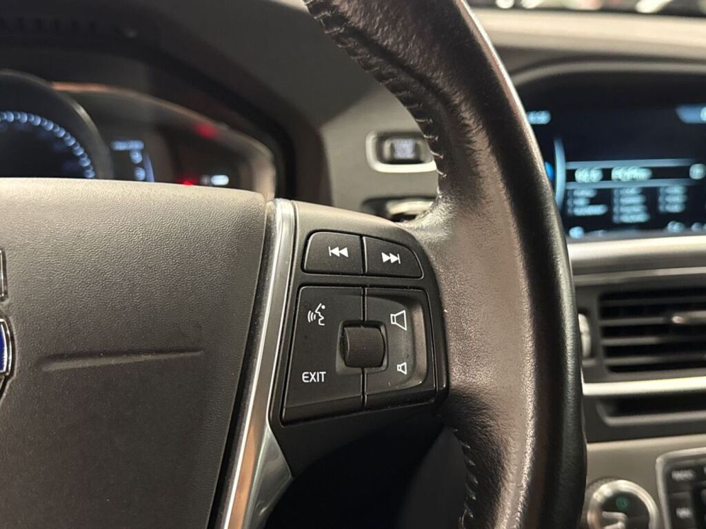 Volvo V60 2016 Harmaa