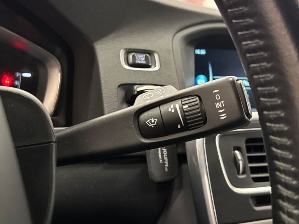 Volvo V60 2016 Harmaa