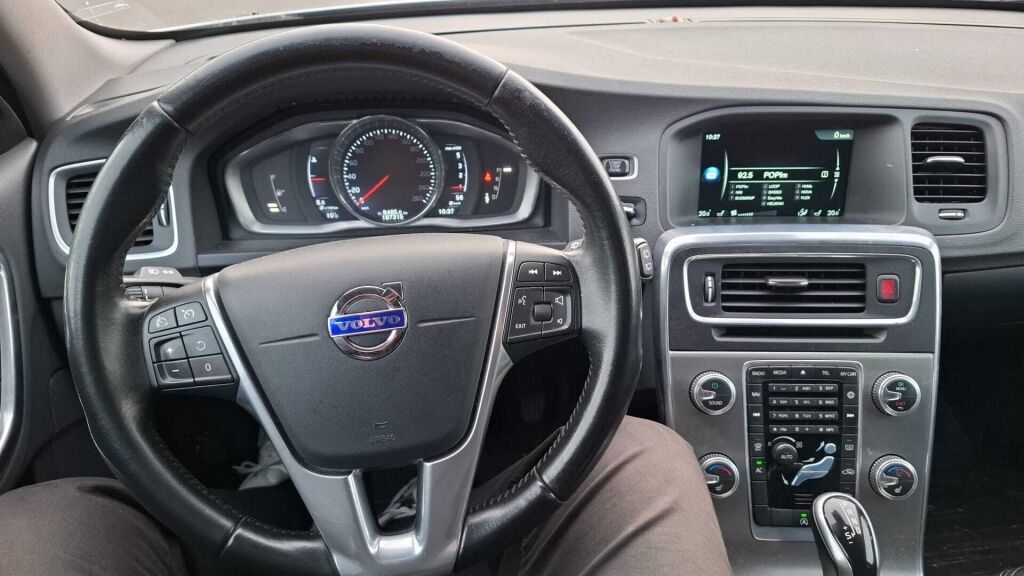 Volvo V60 2016 Harmaa