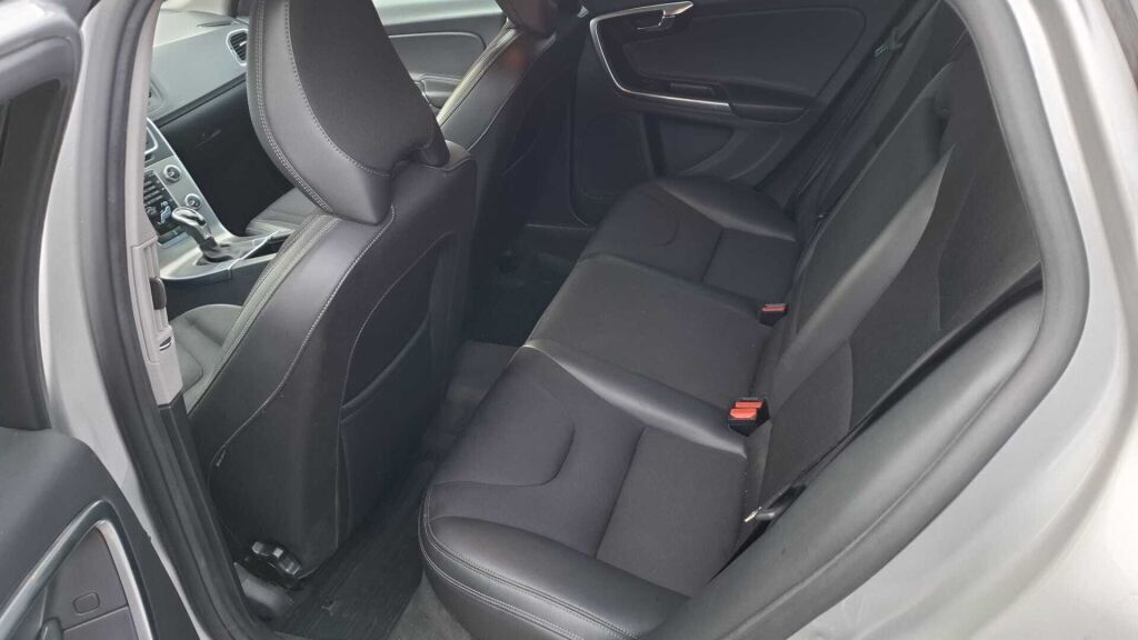 Volvo V60 2016 Harmaa