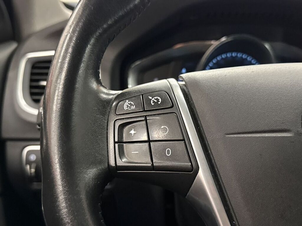Volvo V60 2016 Harmaa