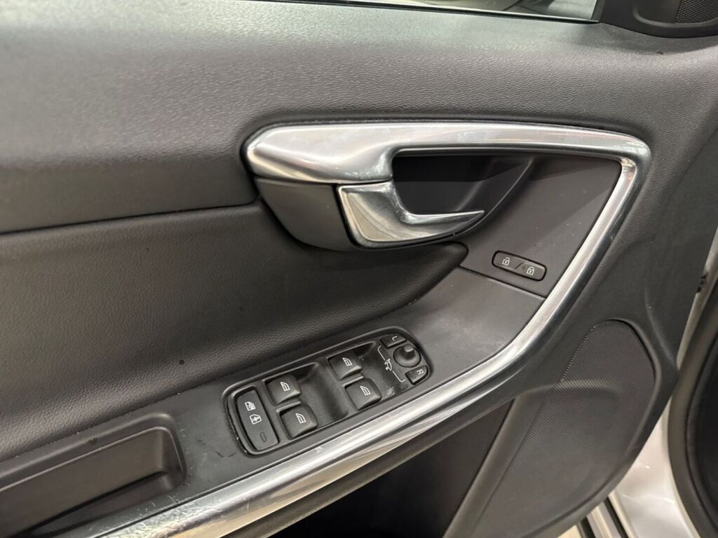 Volvo V60 2016 Harmaa