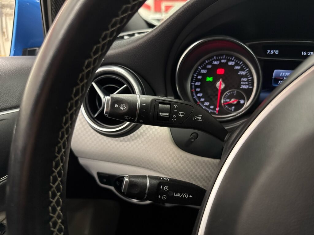 Mercedes-Benz A 2016 Sininen