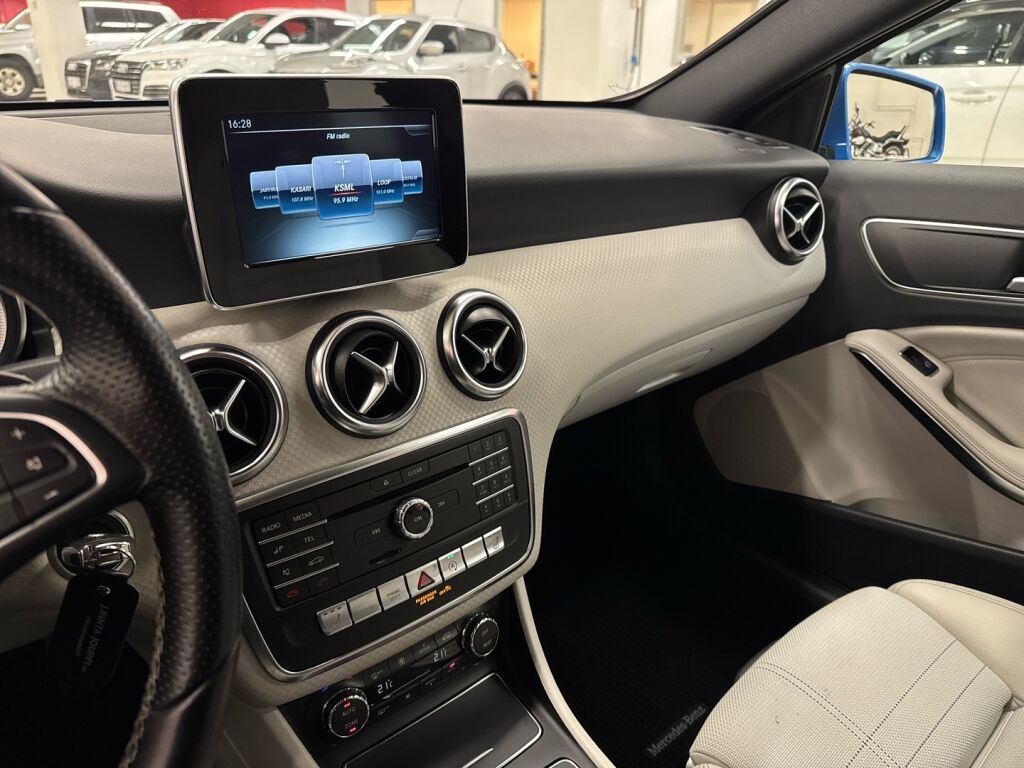 Mercedes-Benz A 2016 Sininen