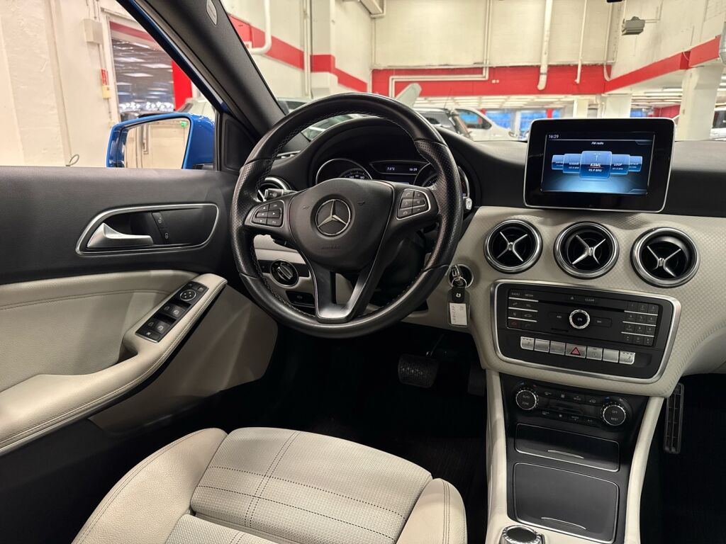 Mercedes-Benz A 2016 Sininen