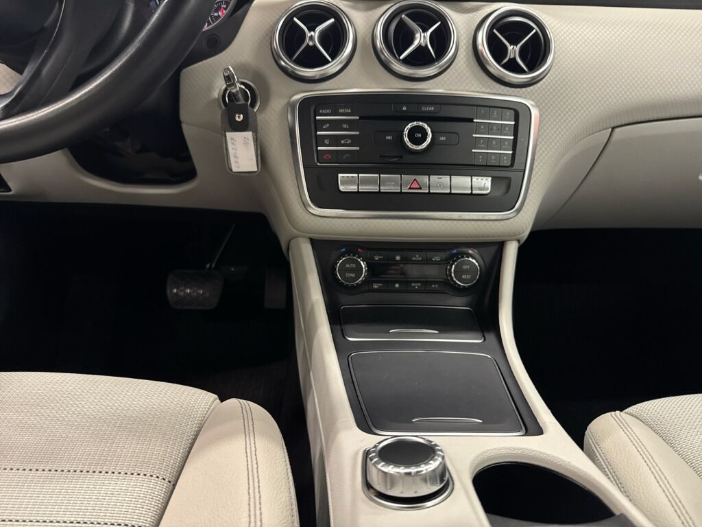 Mercedes-Benz A 2016 Sininen