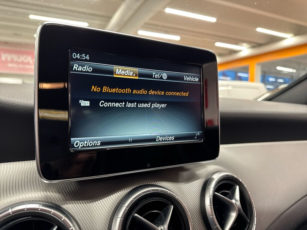 Mercedes-Benz CLA 2016 Valkoinen