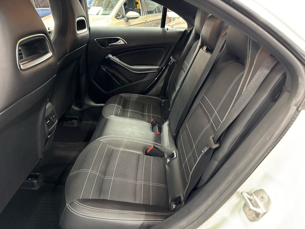 Mercedes-Benz CLA 2016 Valkoinen