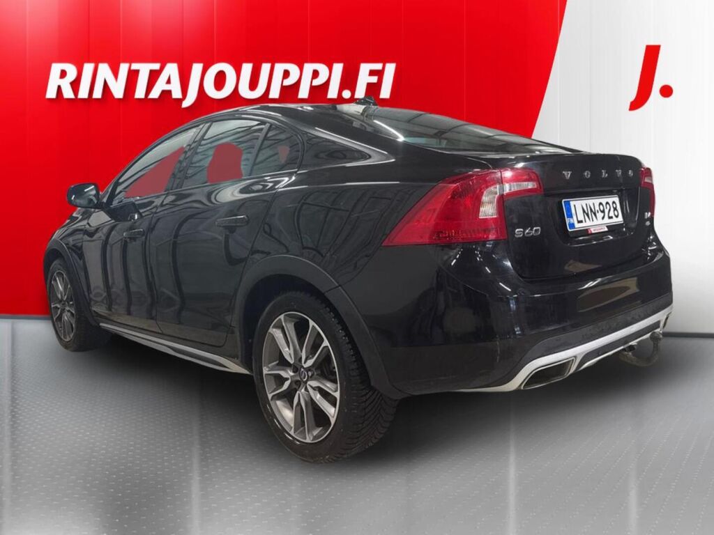 Volvo S60 Cross Country 2016 Musta