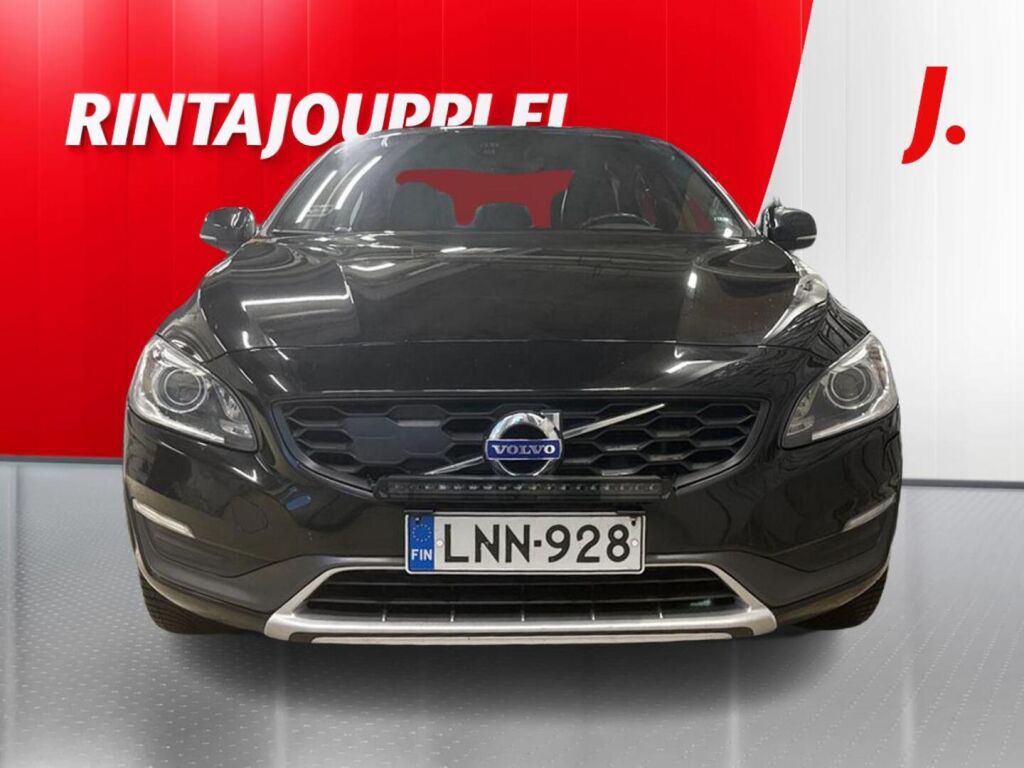 Volvo S60 Cross Country 2016 Musta