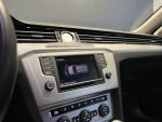 Volkswagen Passat 2016 Keltainen