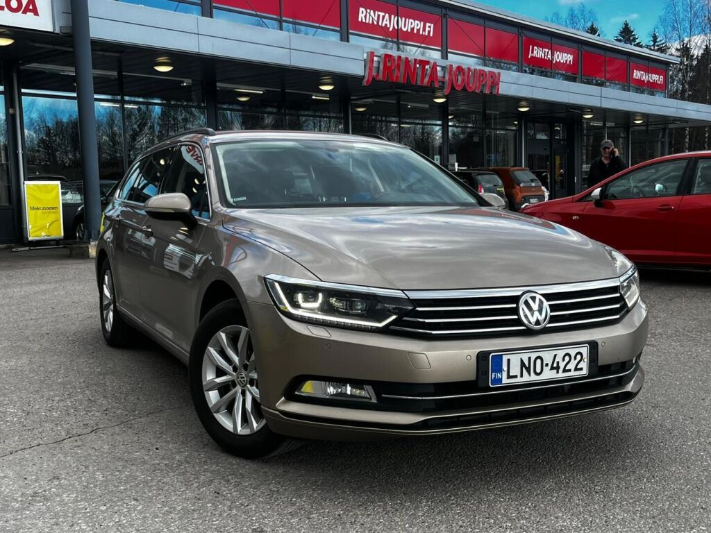 Volkswagen Passat 2016 Keltainen