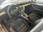 Volkswagen Passat 2016 Keltainen