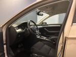 Volkswagen Passat 2016 Keltainen