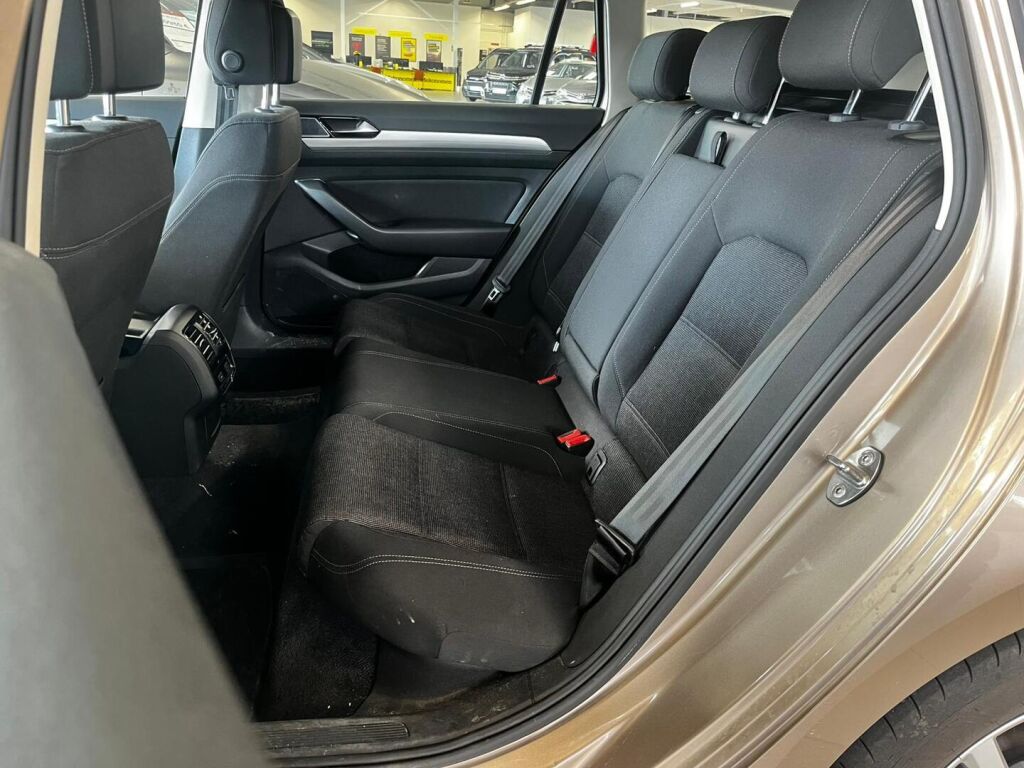 Volkswagen Passat 2016 Keltainen