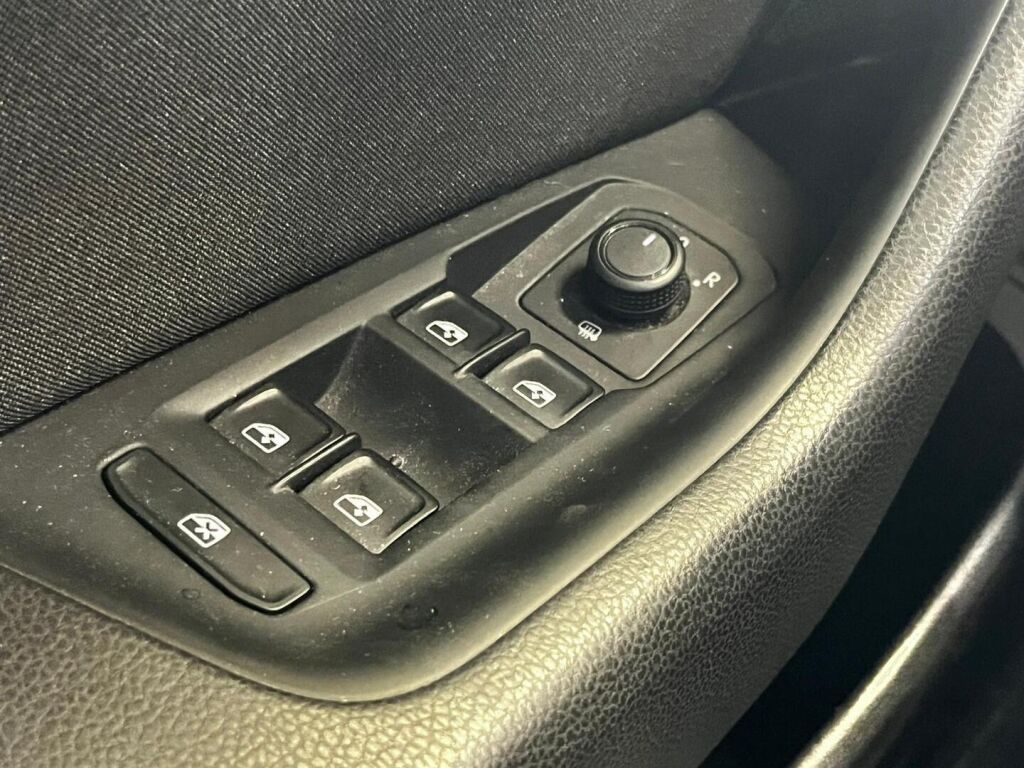 Volkswagen Passat 2016 Keltainen