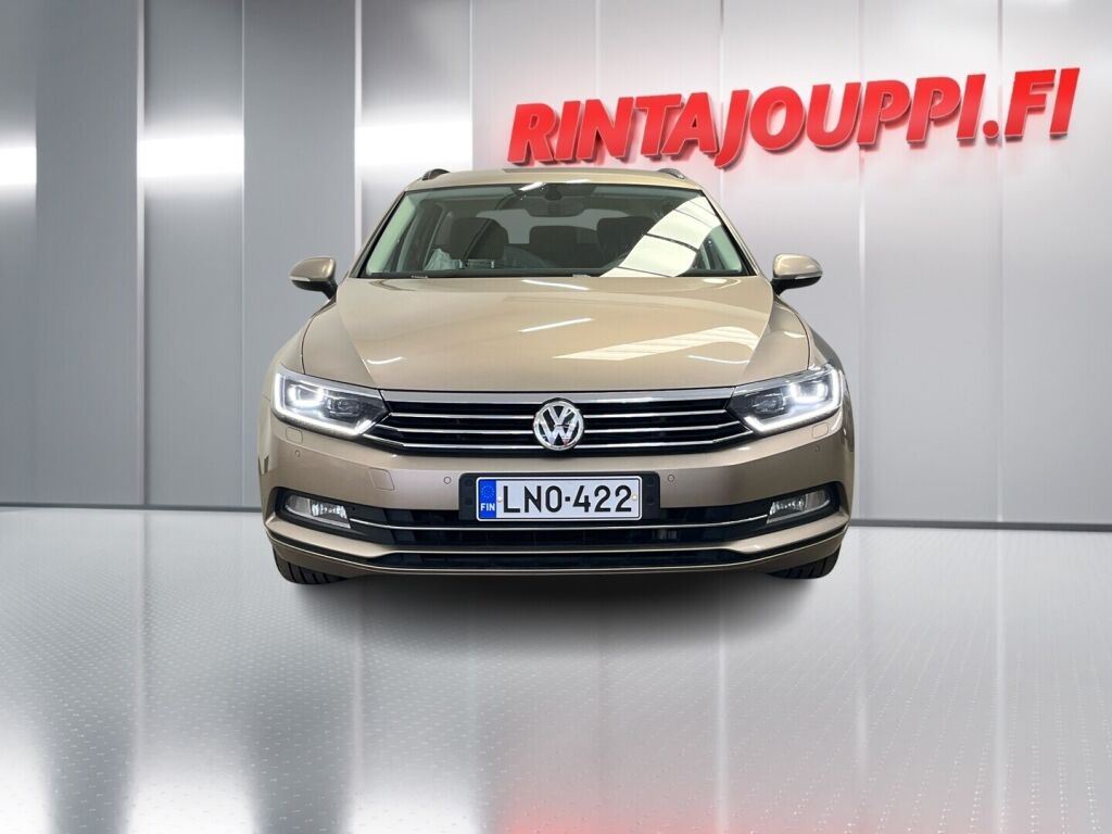 Volkswagen Passat 2016 Keltainen