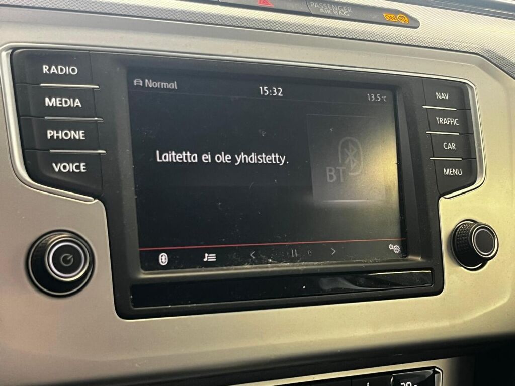 Volkswagen Passat 2016 Keltainen