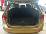 Volkswagen Passat 2016 Keltainen
