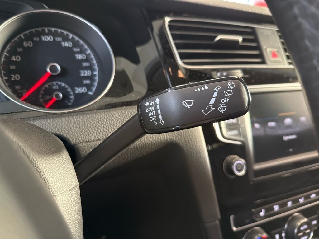 Volkswagen Golf 2016 Harmaa