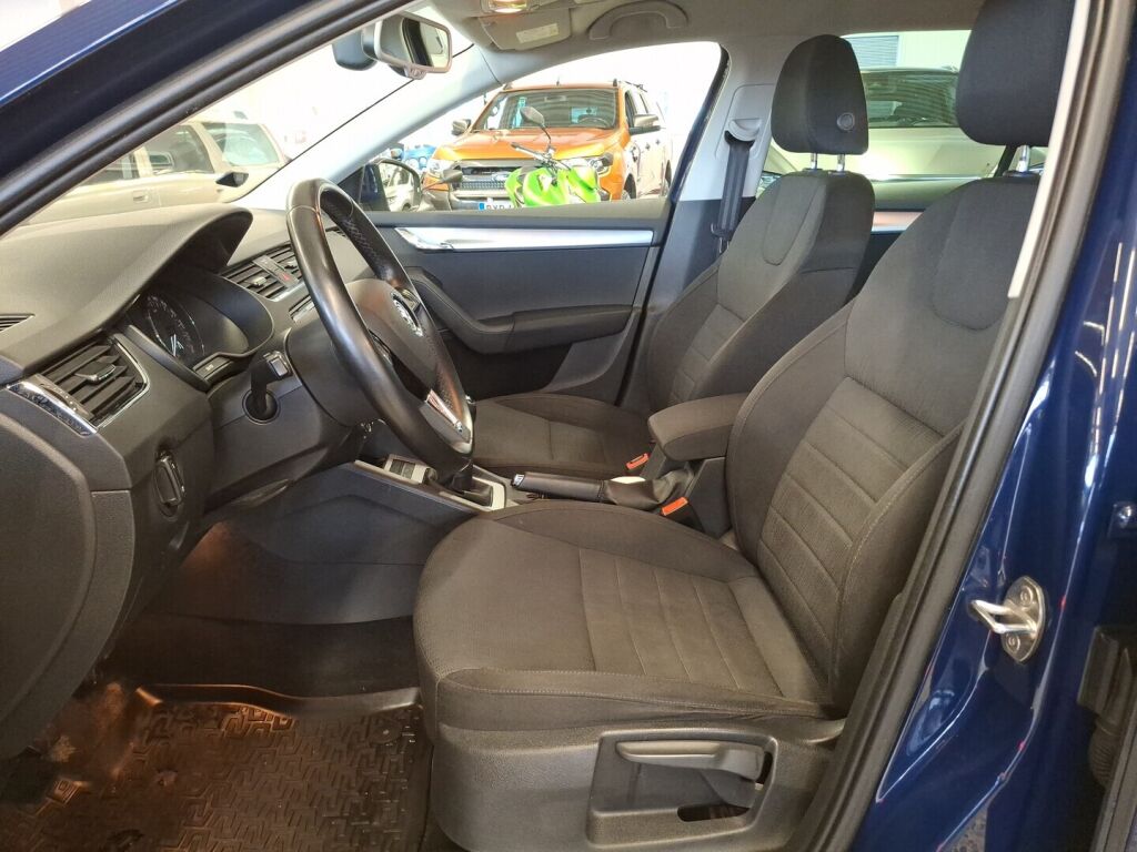 Skoda Octavia 2016 Sininen