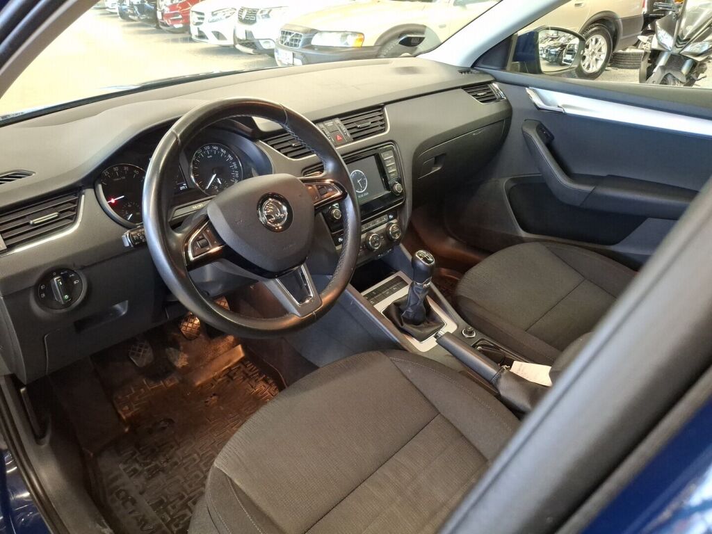Skoda Octavia 2016 Sininen