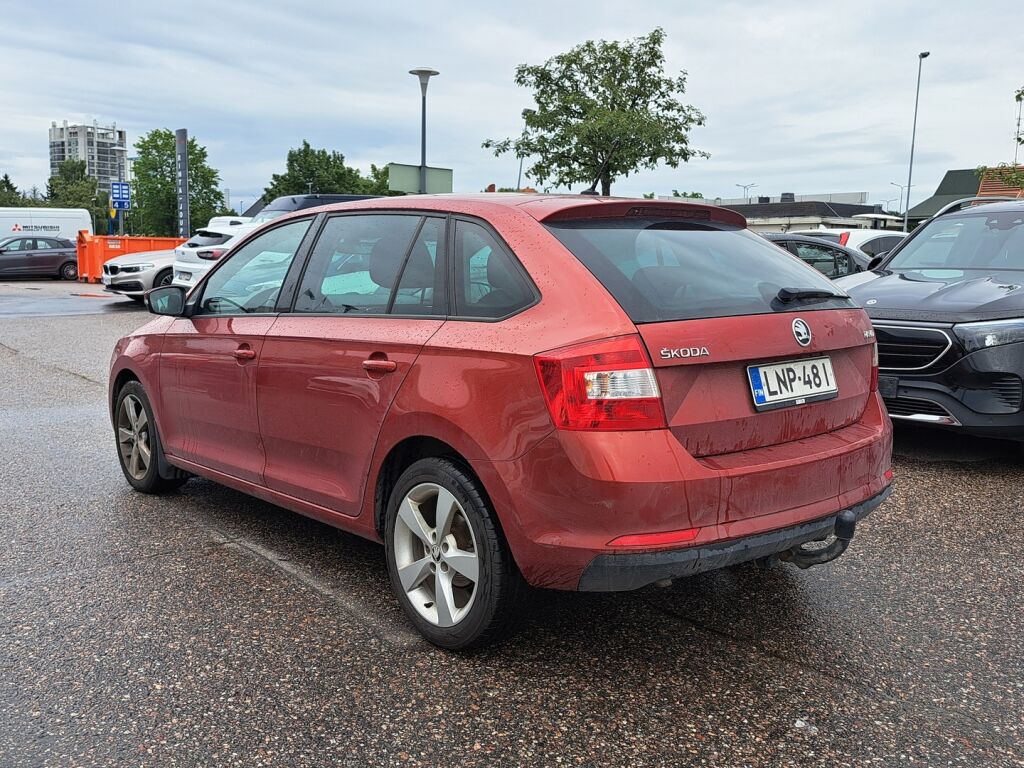 Skoda Rapid 2016 Punainen