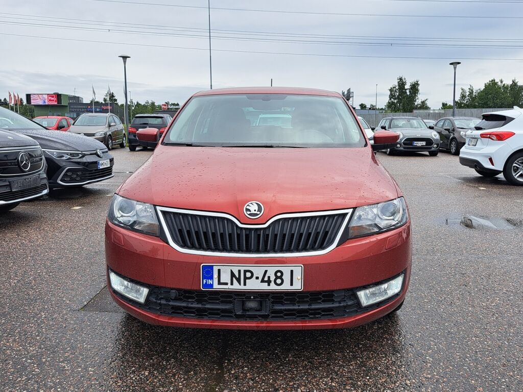 Skoda Rapid 2016 Punainen