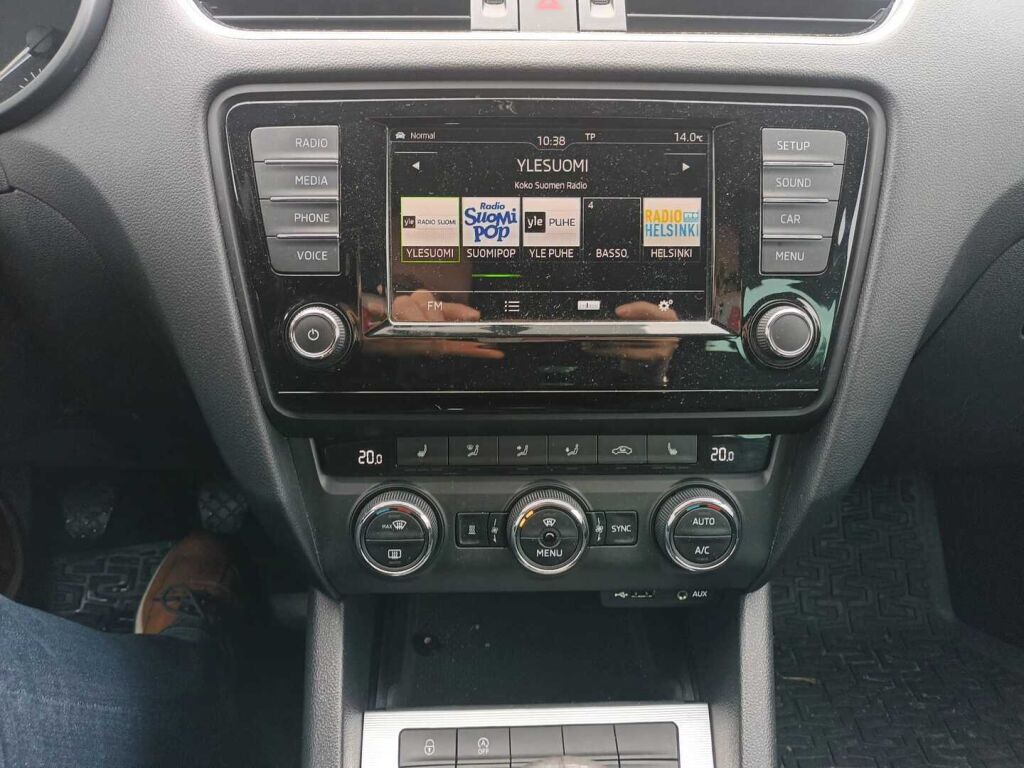 Skoda Octavia 2016 Musta