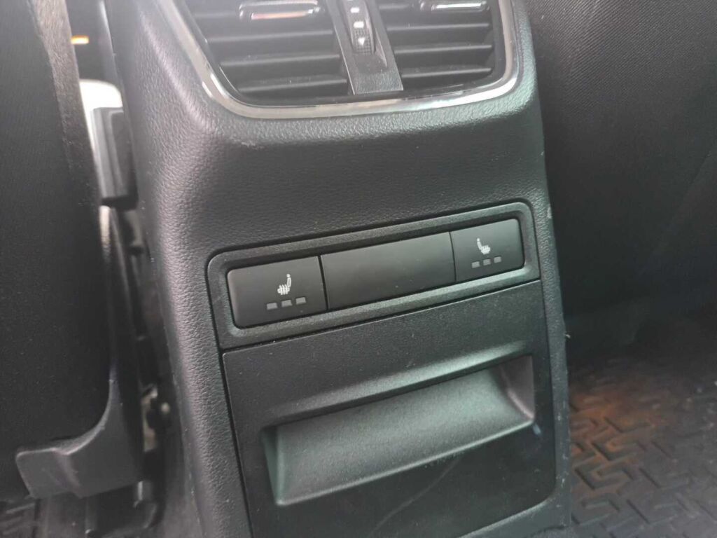 Skoda Octavia 2016 Musta
