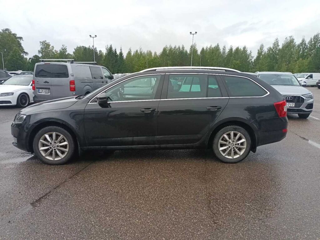 Skoda Octavia 2016 Musta