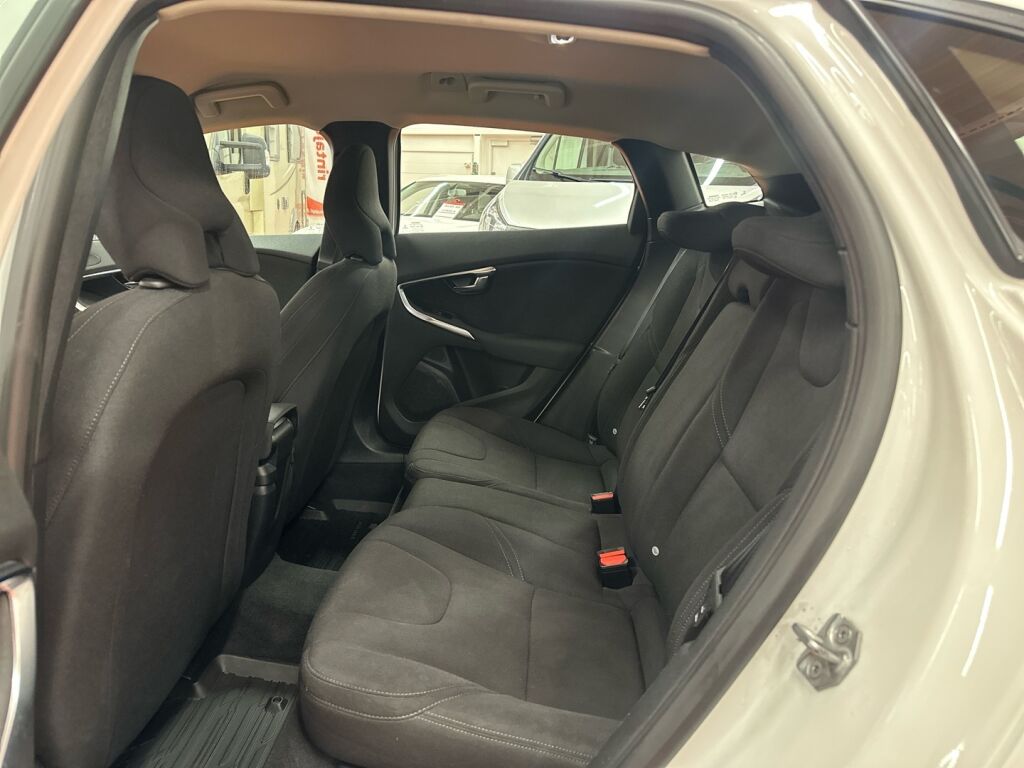 Volvo V40 Cross Country 2017 Valkoinen