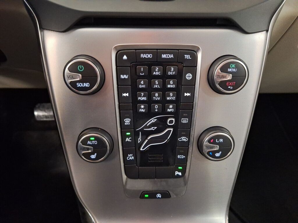 Volvo V40 Cross Country 2017 Valkoinen